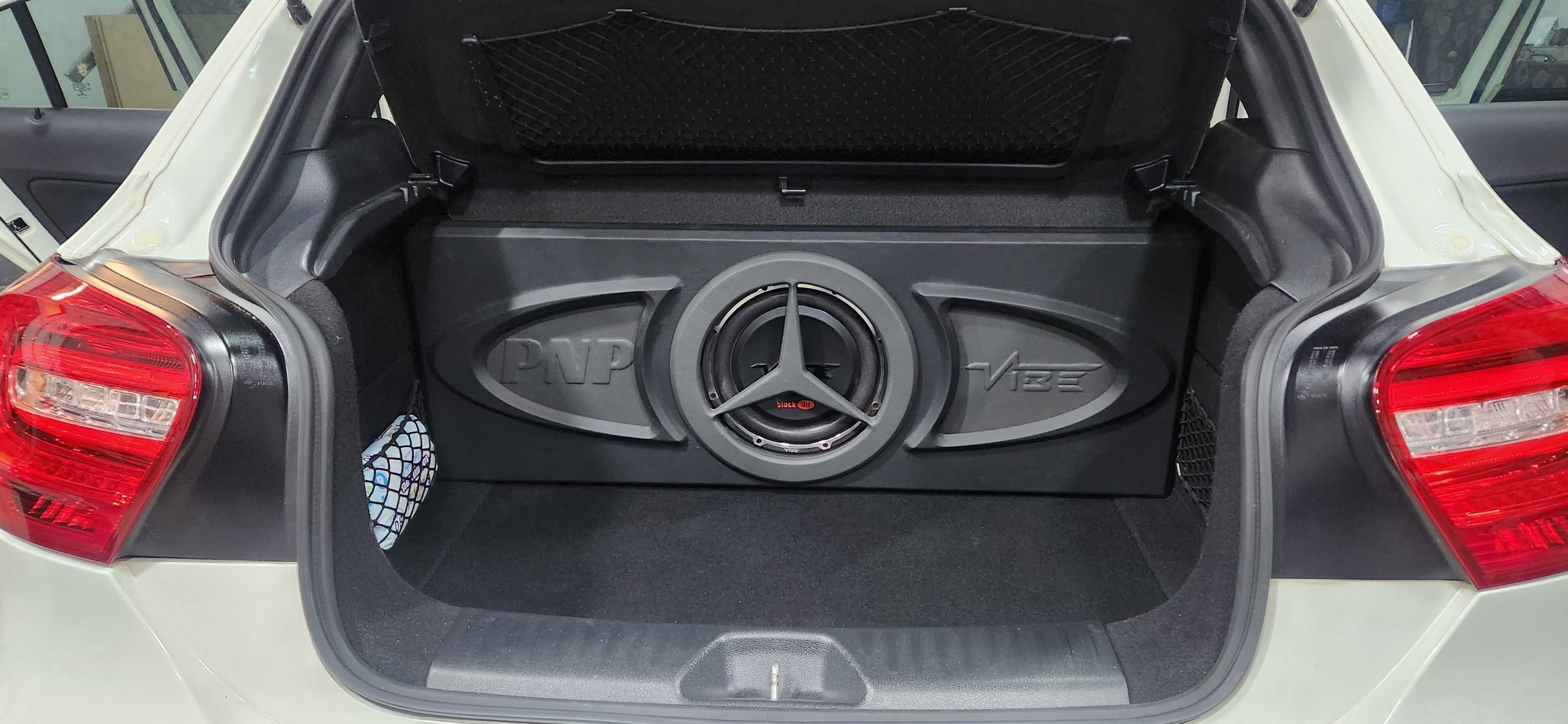 Mercedes custom trunk audio installation